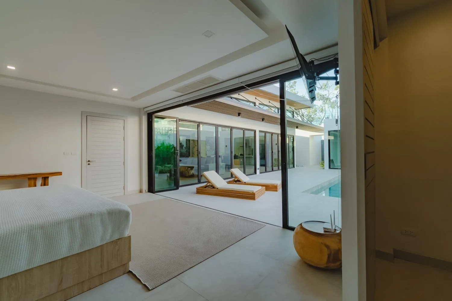Modern 3-Bedroom Villa with Pool & Roof Terrace in Laguna-Layan-Bangtao, Phuket — Thumbnail 14