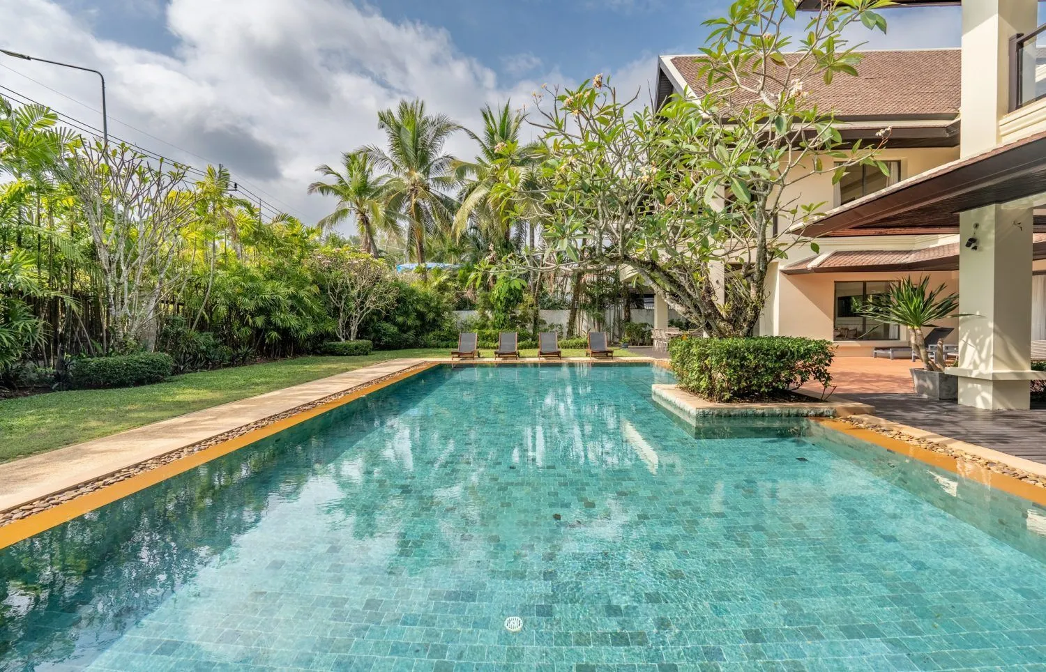 Luxury Beachfront Villa at Maan Tawan – 6 bedrooms with private pool — Thumbnail 11