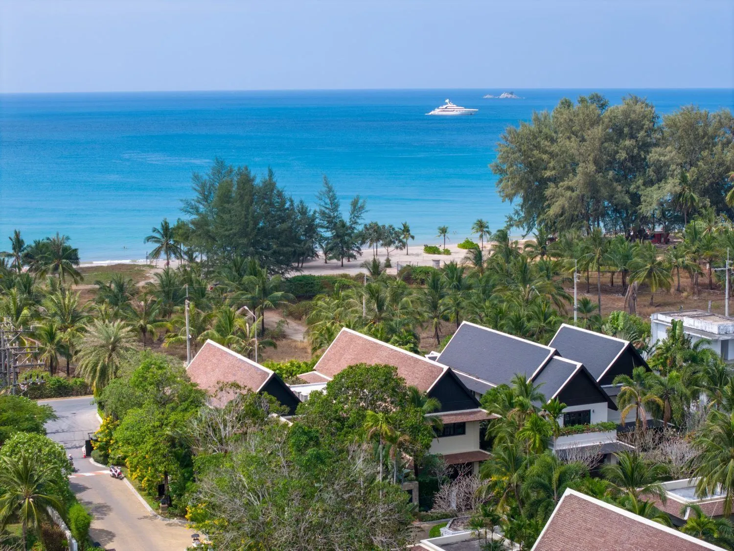 Luxury Beachfront Villa at Maan Tawan – 6 bedrooms with private pool — Thumbnail 20