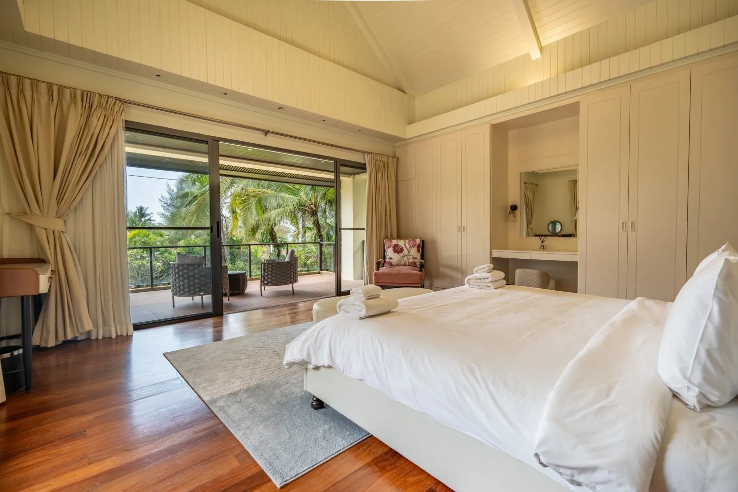 Luxury Beachfront Villa at Maan Tawan – 6 bedrooms with private pool — Thumbnail 24