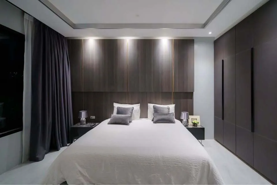 Luxurious 6-Bedroom Pool Villa for Rent in Bang Tao — Thumbnail 2