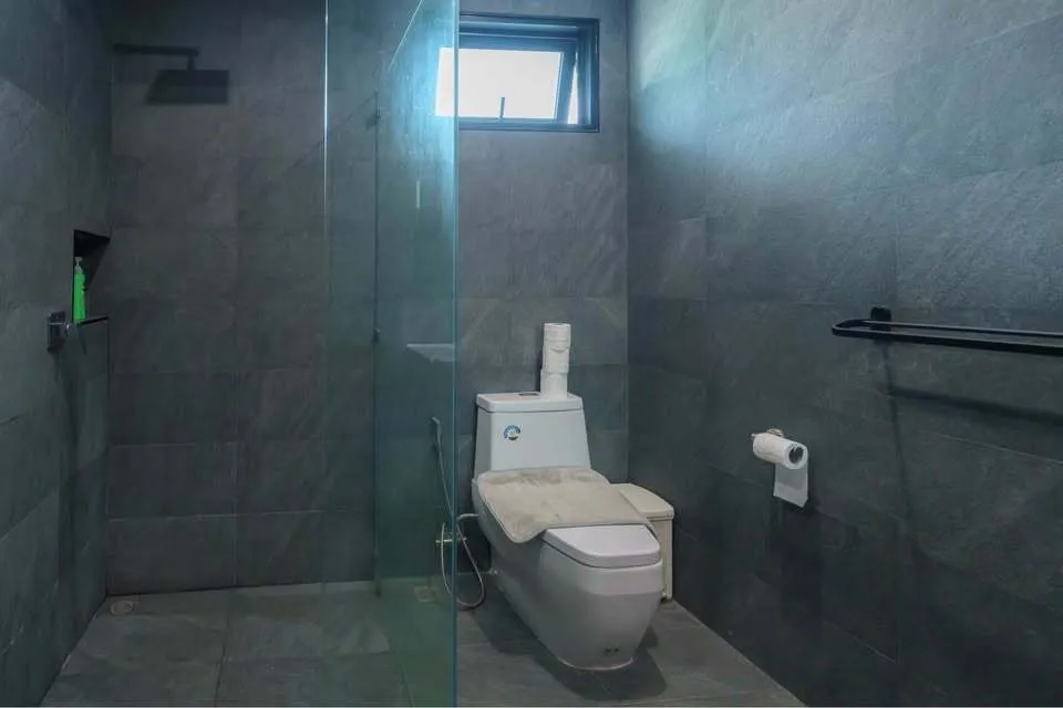Luxurious 6-Bedroom Pool Villa for Rent in Bang Tao — Thumbnail 6