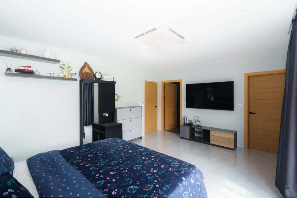 Luxurious 6-Bedroom Pool Villa for Rent in Bang Tao — Thumbnail 9