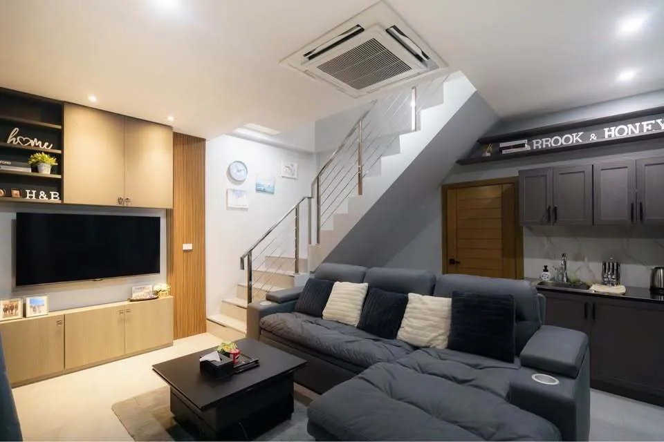 Luxurious 6-Bedroom Pool Villa for Rent in Bang Tao — Thumbnail 11