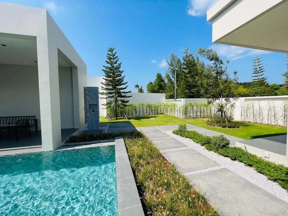 Luxurious 4-Bedroom Villa for Rent at The Breeze Villas, Bangtao — Thumbnail 6