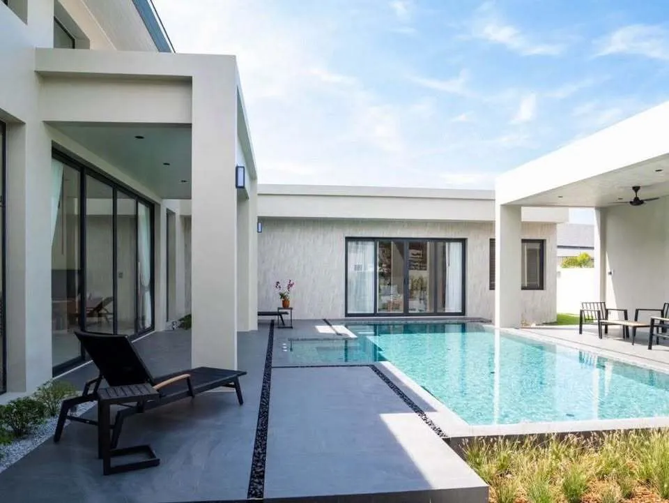 Luxurious 4-Bedroom Villa for Rent at The Breeze Villas, Bangtao — Thumbnail 11