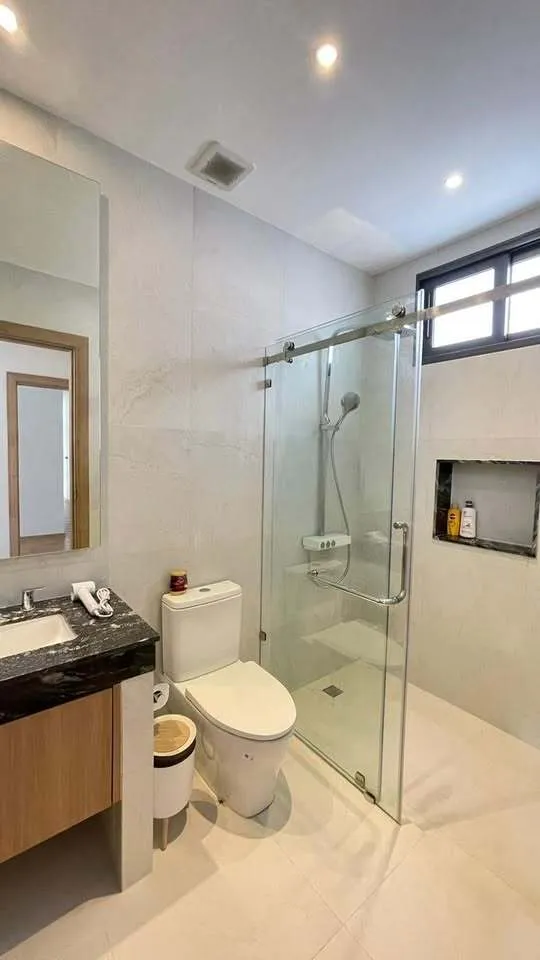 Elegant 5-Bedroom Villa for Rent in Koh Kaew – Prime Phuket Location — Thumbnail 3