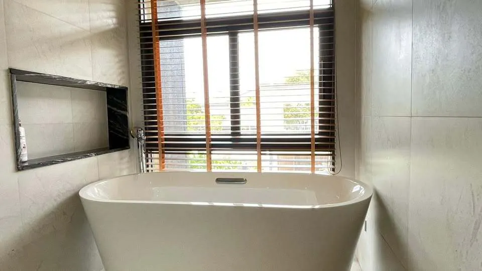 Elegant 5-Bedroom Villa for Rent in Koh Kaew – Prime Phuket Location — Thumbnail 18