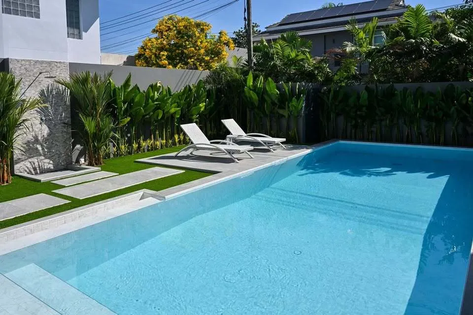 Luxury 4-Bedroom Pool Villa for Sale & Rent in Pasak, Choeng Thale — Thumbnail 10