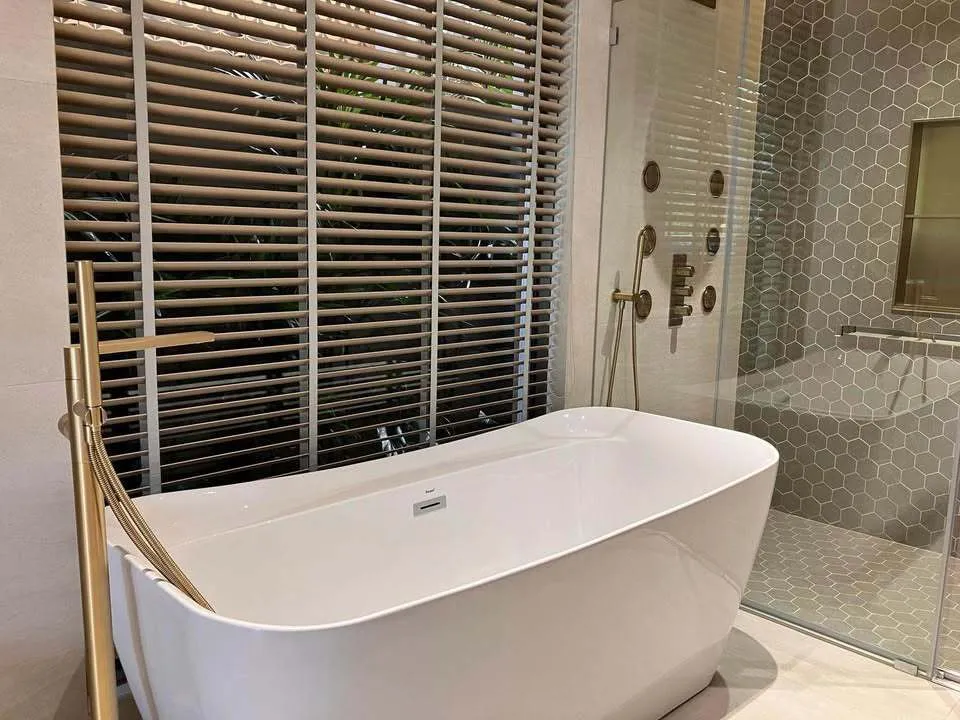 Luxury 4-Bedroom Villa for Rent in Bangtao — Thumbnail 3
