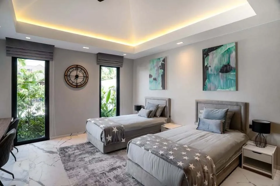 Luxury 3-Bedroom Villa for Rent Near Bang Tao Beach — Thumbnail 4