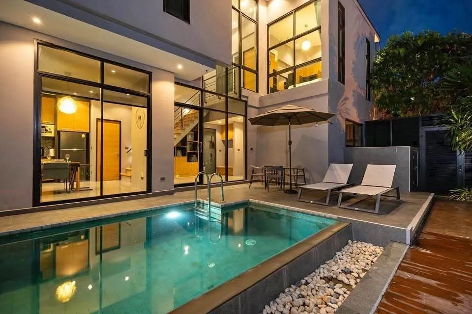 Modern 3-Bedroom Pool Villa for Rent in Cherngtalay, Phuket — Thumbnail 2