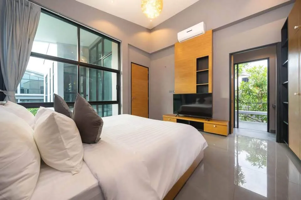Modern 3-Bedroom Pool Villa for Rent in Cherngtalay, Phuket — Thumbnail 10