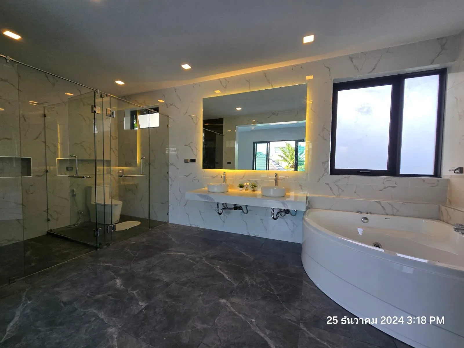 Luxurious 4-Bedroom Villa with Pool and Jacuzzi in Rawai | SD13032550 — Thumbnail 16