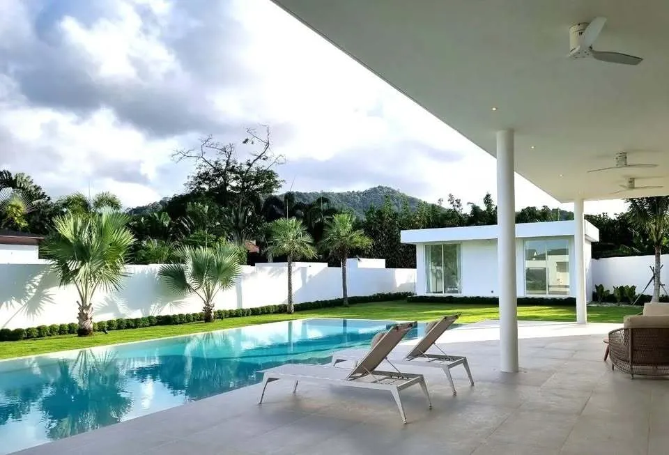 Elegant 4-Bedroom Pool Villa for Rent in Bang Jo, Phuket — Thumbnail 16