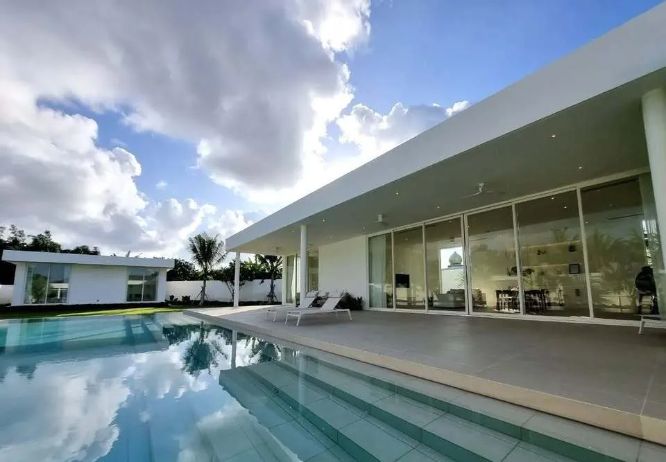 Elegant 4-Bedroom Pool Villa for Rent in Bang Jo, Phuket — Thumbnail 21