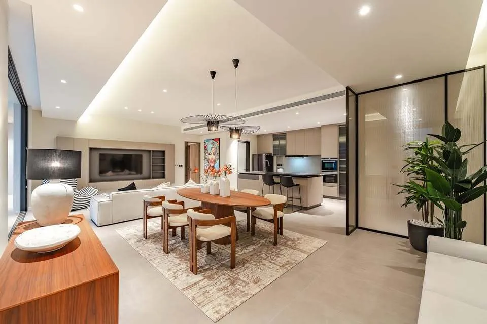 Elegant 3-Bedroom Pool Villa at Clover Residence – Prime Location in Phuket — Thumbnail 2