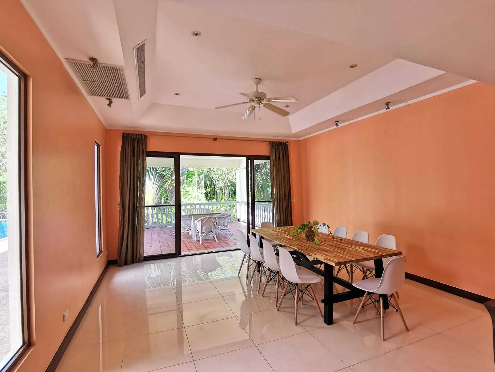 Spacious 7-Bedroom Villa with Private Pool and Large Garden in Thalang — Thumbnail 6