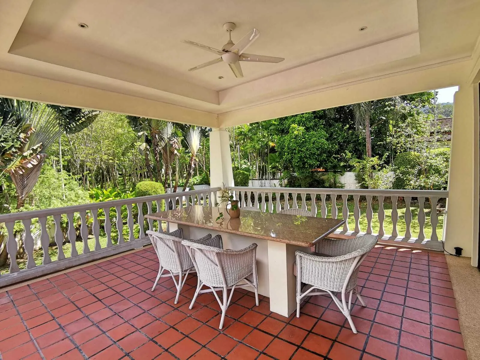 Spacious 7-Bedroom Villa with Private Pool and Large Garden in Thalang — Thumbnail 9