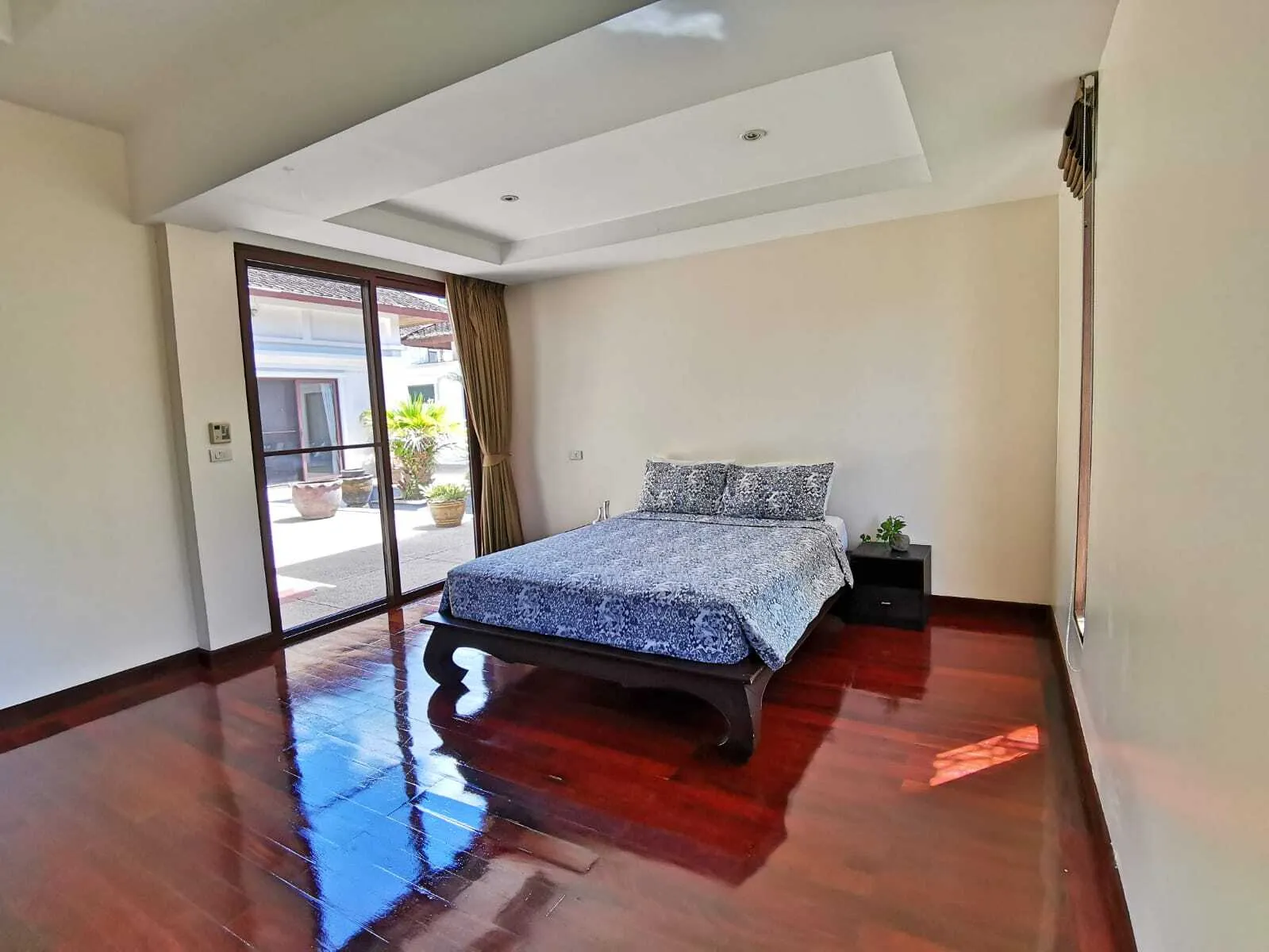 Spacious 7-Bedroom Villa with Private Pool and Large Garden in Thalang — Thumbnail 13