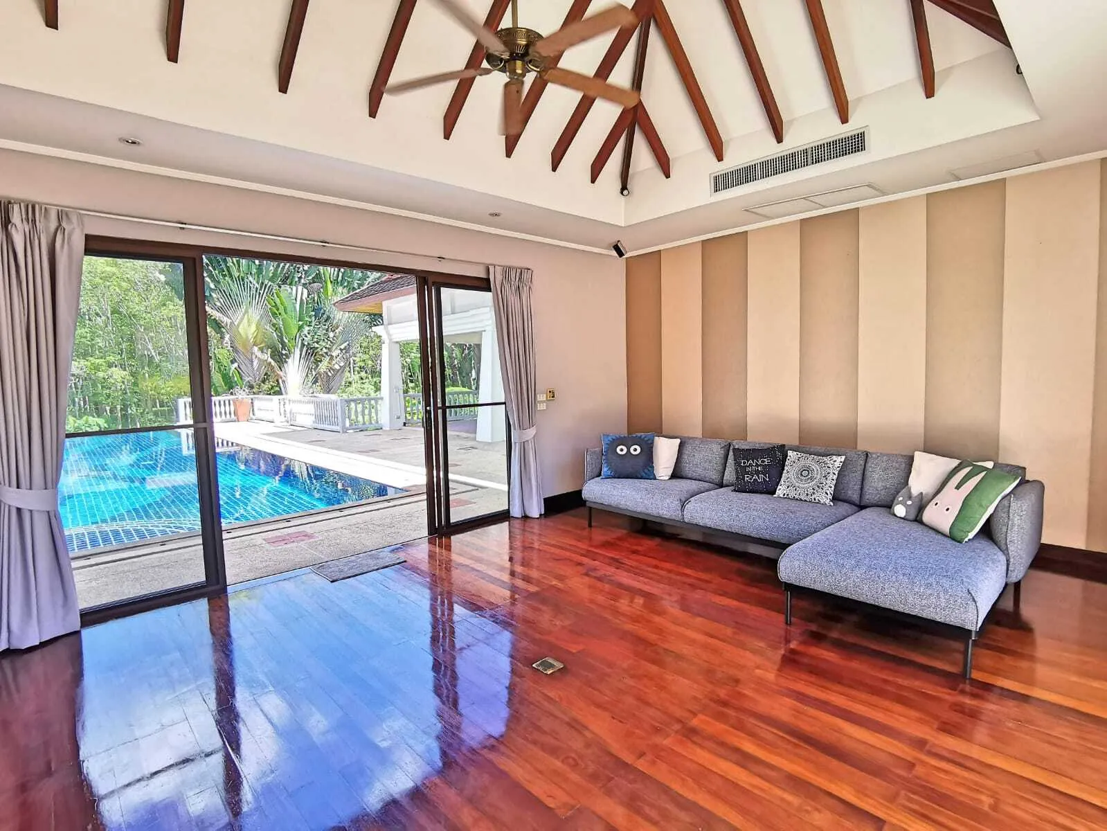 Spacious 7-Bedroom Villa with Private Pool and Large Garden in Thalang — Thumbnail 18