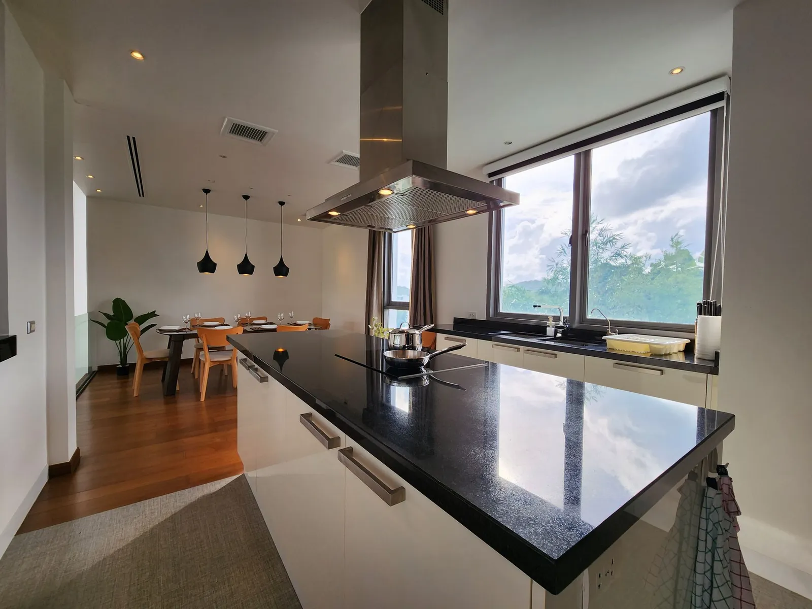 Luxury Fully Furnished Family Duplex Penthouse with Pool & Garden Views — Thumbnail 11