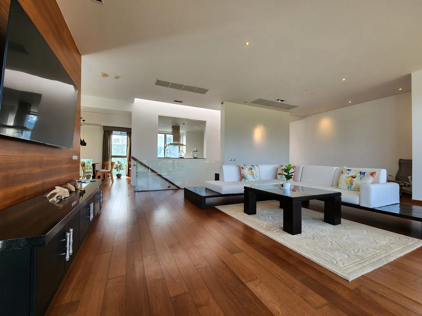 Luxury Fully Furnished Family Duplex Penthouse with Pool & Garden Views — Thumbnail 16