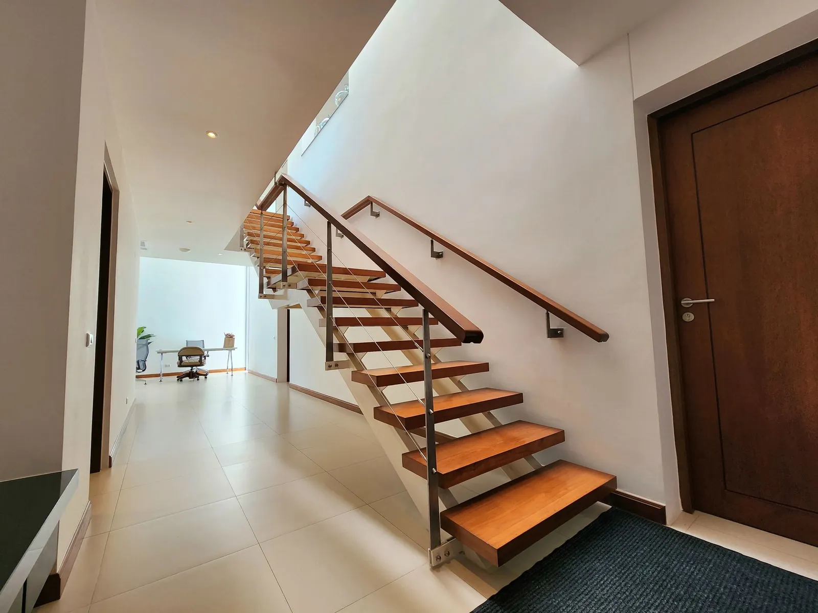 Luxury Fully Furnished Family Duplex Penthouse with Pool & Garden Views — Thumbnail 19