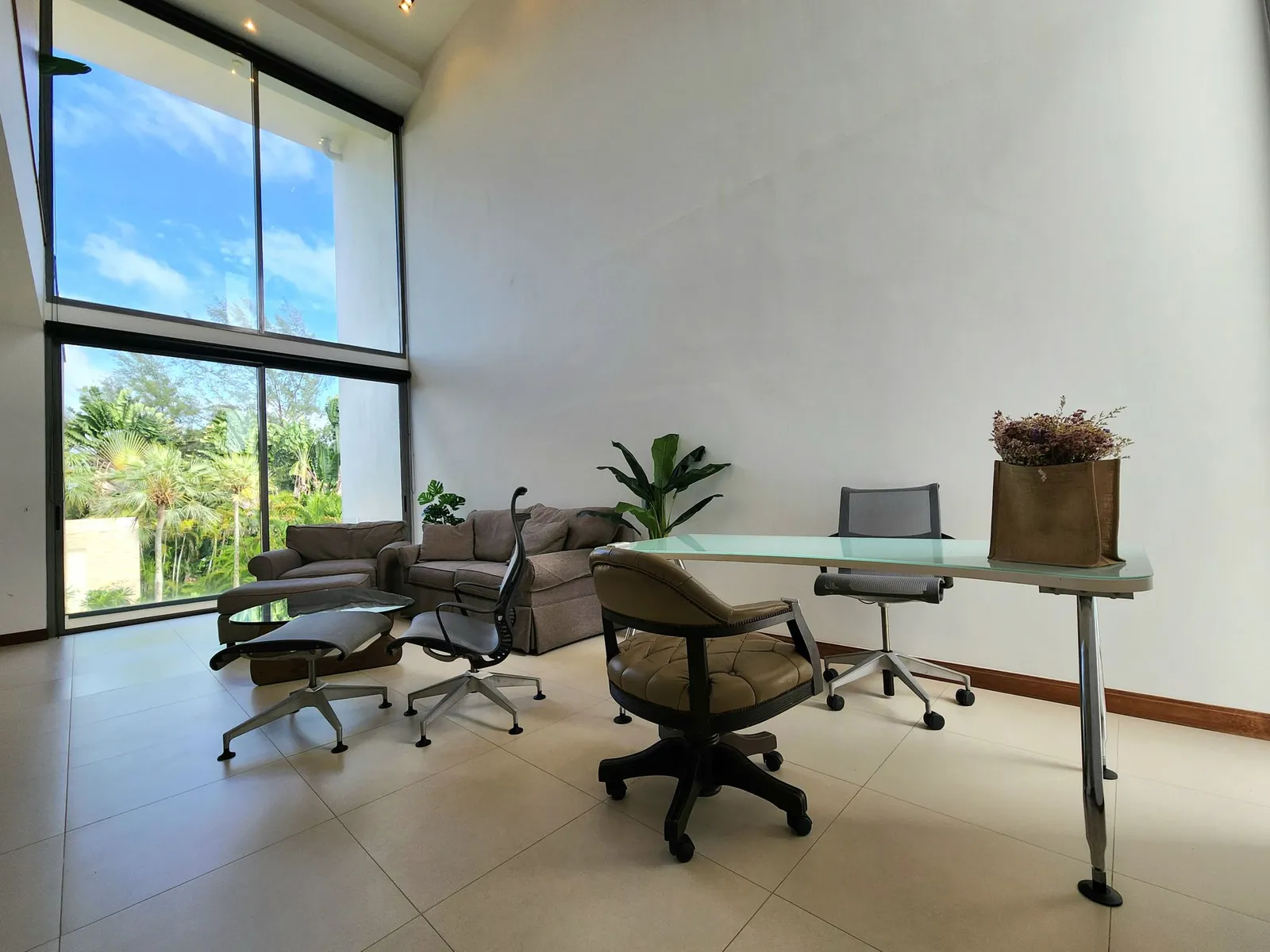 Luxury Fully Furnished Family Duplex Penthouse with Pool & Garden Views — Thumbnail 20