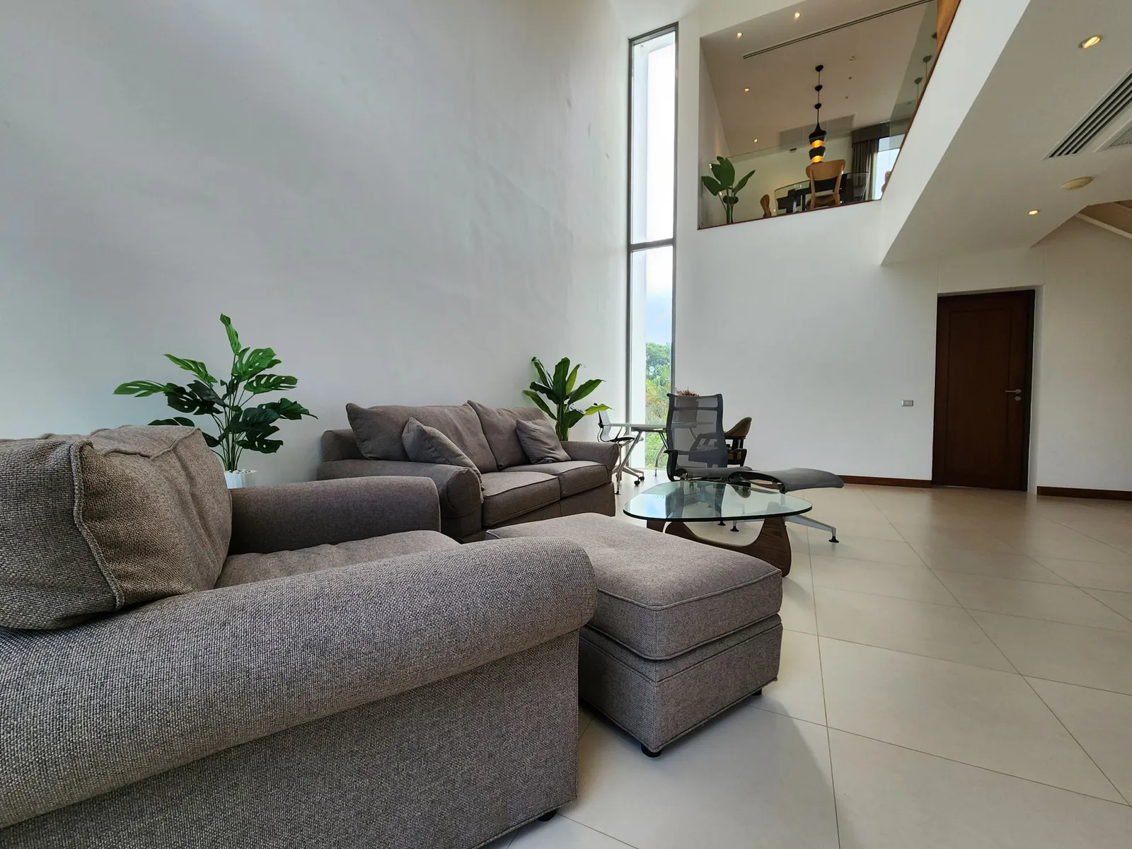 Luxury Fully Furnished Family Duplex Penthouse with Pool & Garden Views — Thumbnail 21