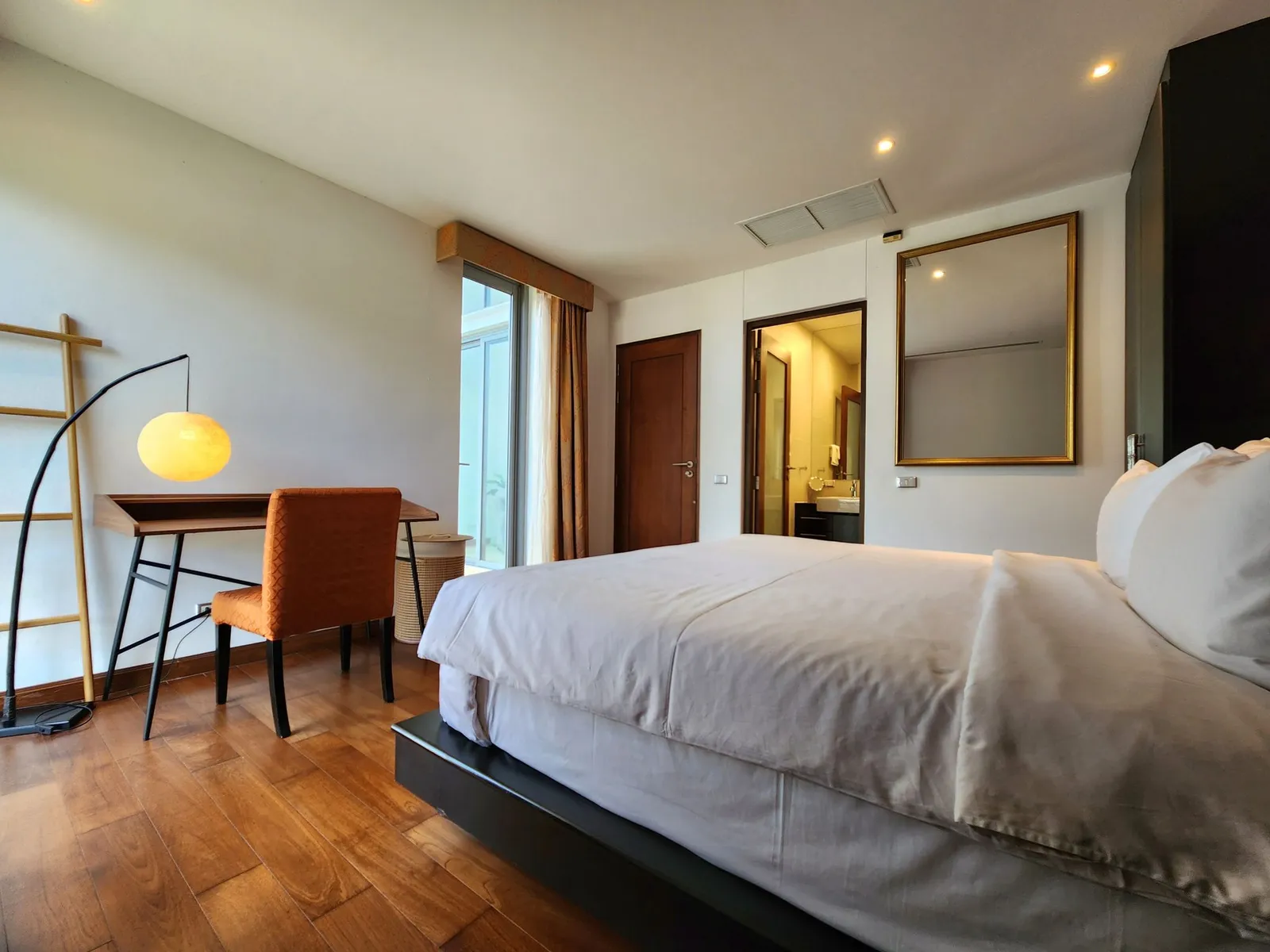 Luxury Fully Furnished Family Duplex Penthouse with Pool & Garden Views — Thumbnail 24