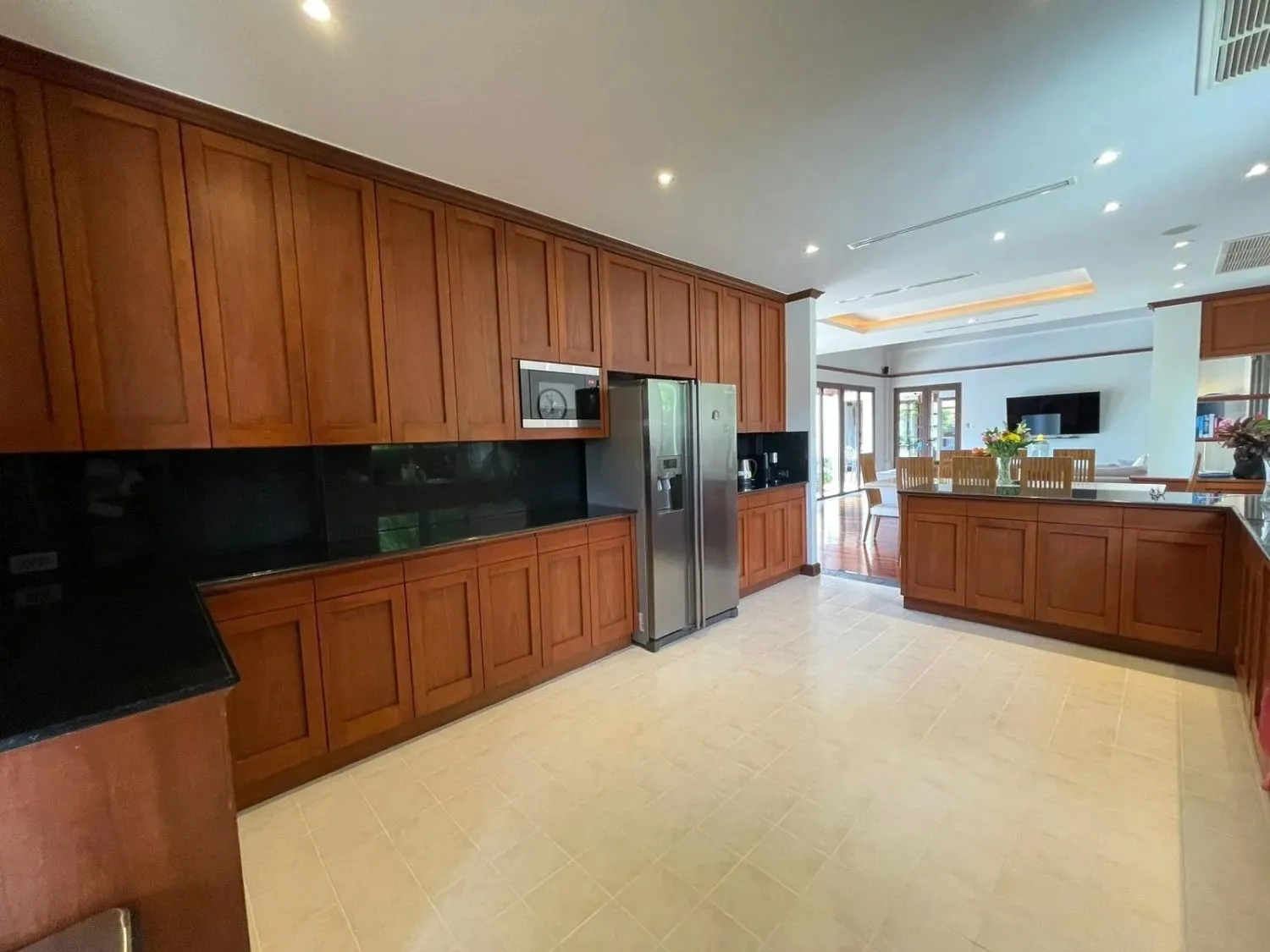 Sai Taan: Luxurious 6-Bedroom Villa in Peaceful Cherng Talay | SD28032551 — Thumbnail 3