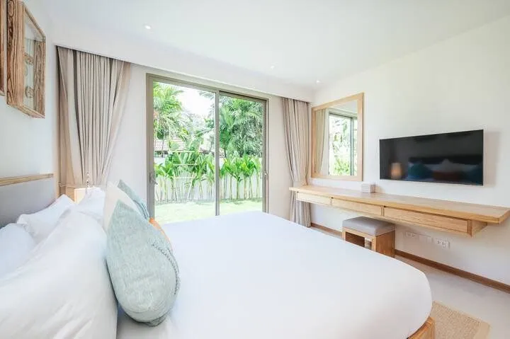 Elegant 3-Bedroom Villa with Private Pool in Trichada Breeze, Bang Tao, Phuket — Thumbnail 7