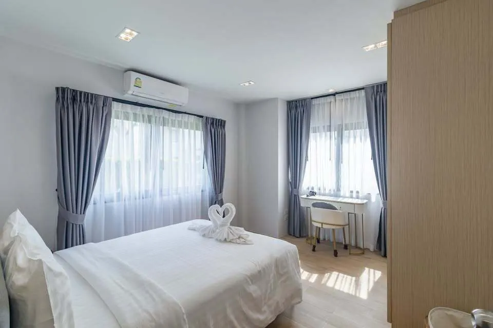 Elegant 3-Bed Villa for Long-Term Rent Near Laguna Phuket with Pool Access — Thumbnail 9