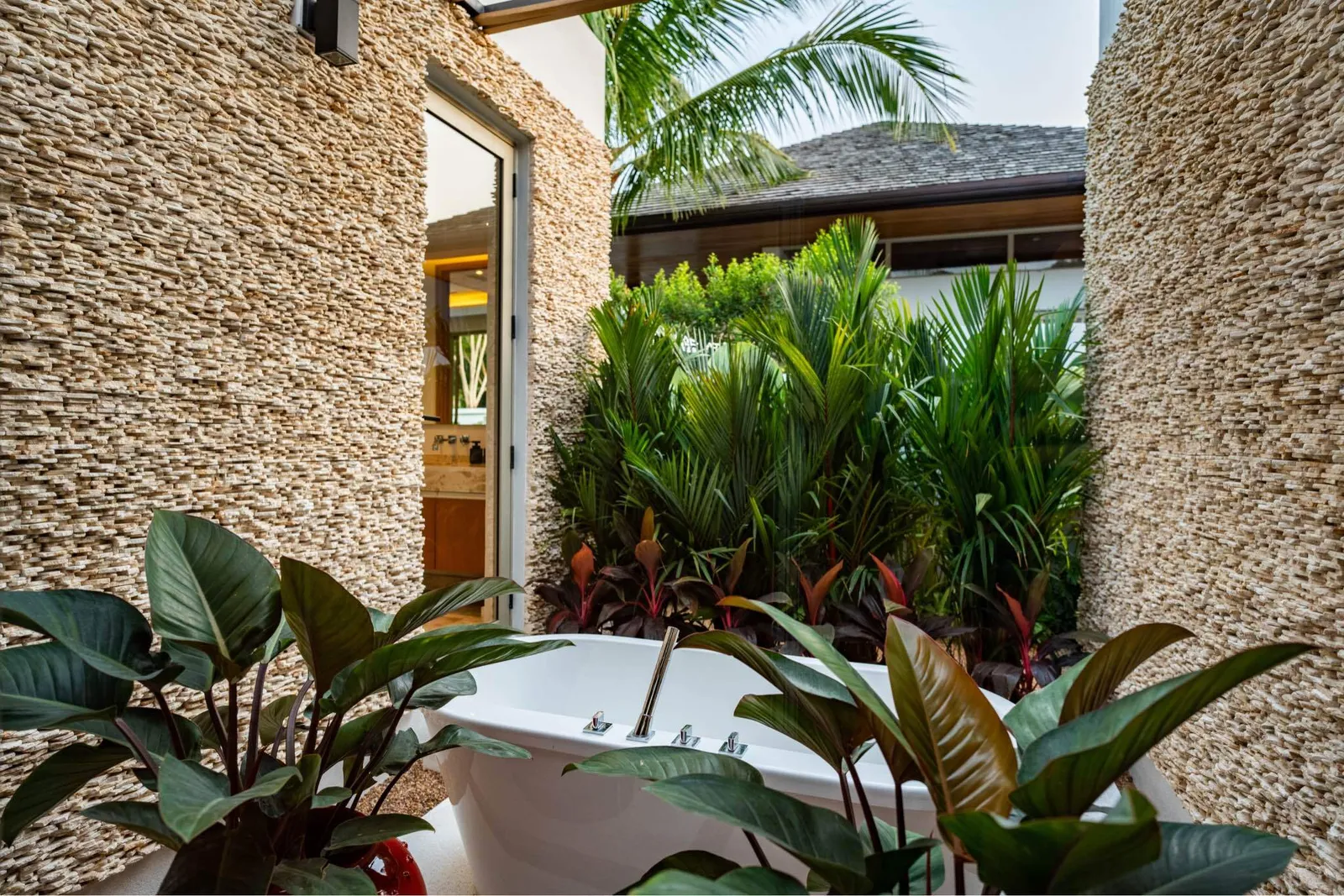 Luxury 5-Bedroom Botanica Lakeside Villa in Layan, Phuket – For Sale or Long-Term Rent — Thumbnail 13