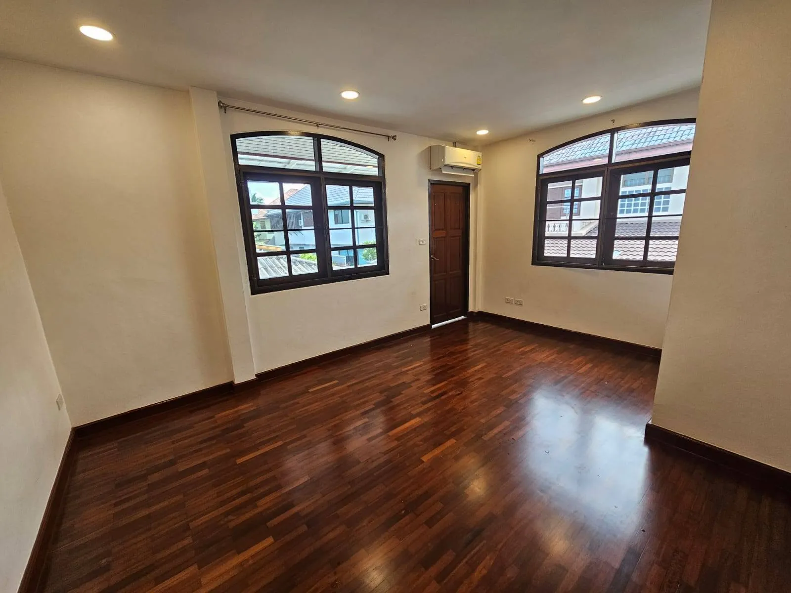 Spacious 4-Bedroom Modern Home with Garden for Rent Near Kajonkiet School, Kathu