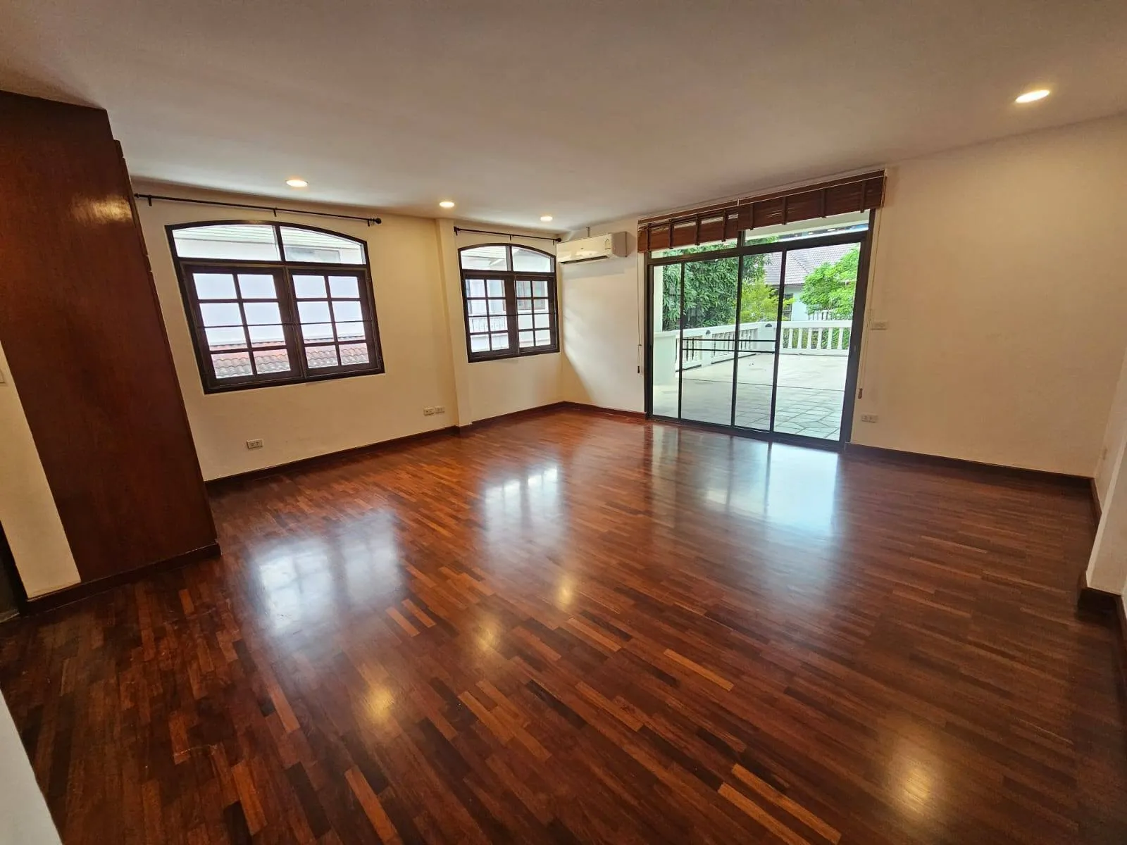 Spacious 4-Bedroom Modern Home with Garden for Rent Near Kajonkiet School, Kathu — Thumbnail 7