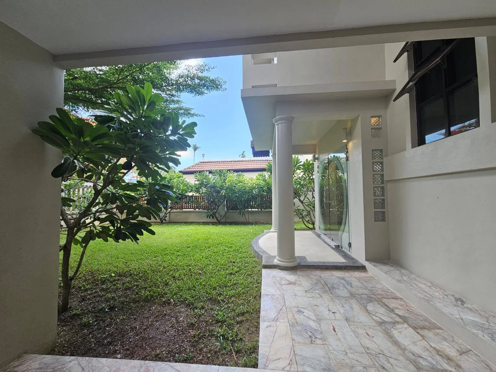 Spacious 4-Bedroom Modern Home with Garden for Rent Near Kajonkiet School, Kathu — Thumbnail 10