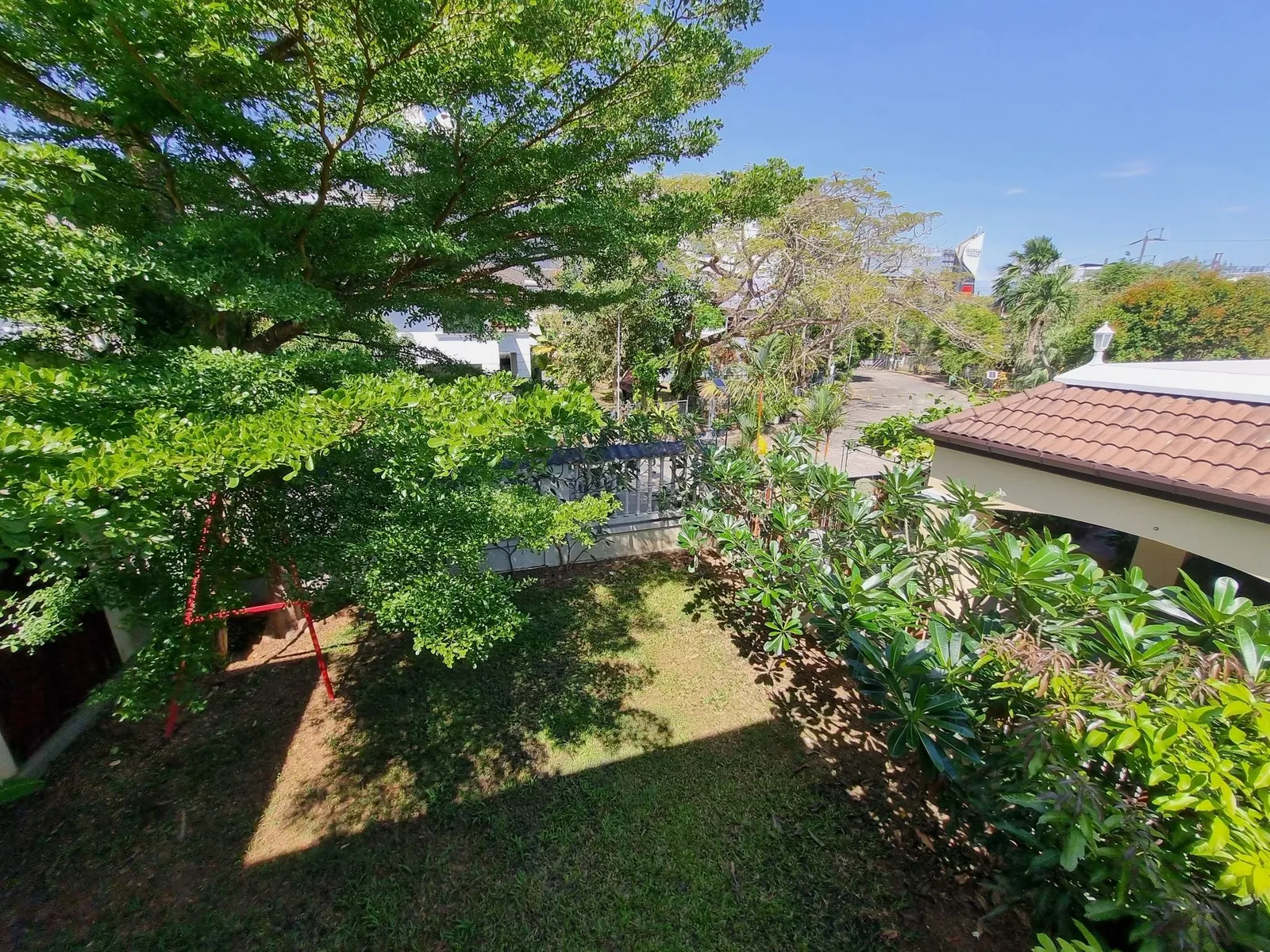 Spacious 4-Bedroom Modern Home with Garden for Rent Near Kajonkiet School, Kathu — Thumbnail 11