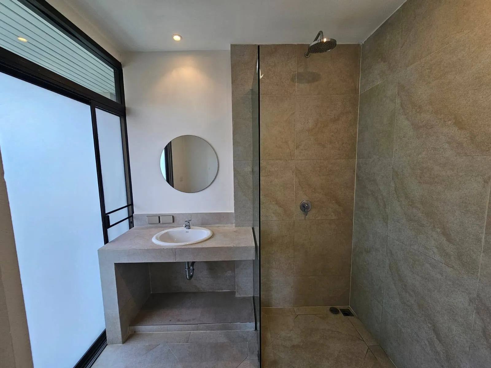 Spacious 4-Bedroom Modern Home with Garden for Rent Near Kajonkiet School, Kathu — Thumbnail 13