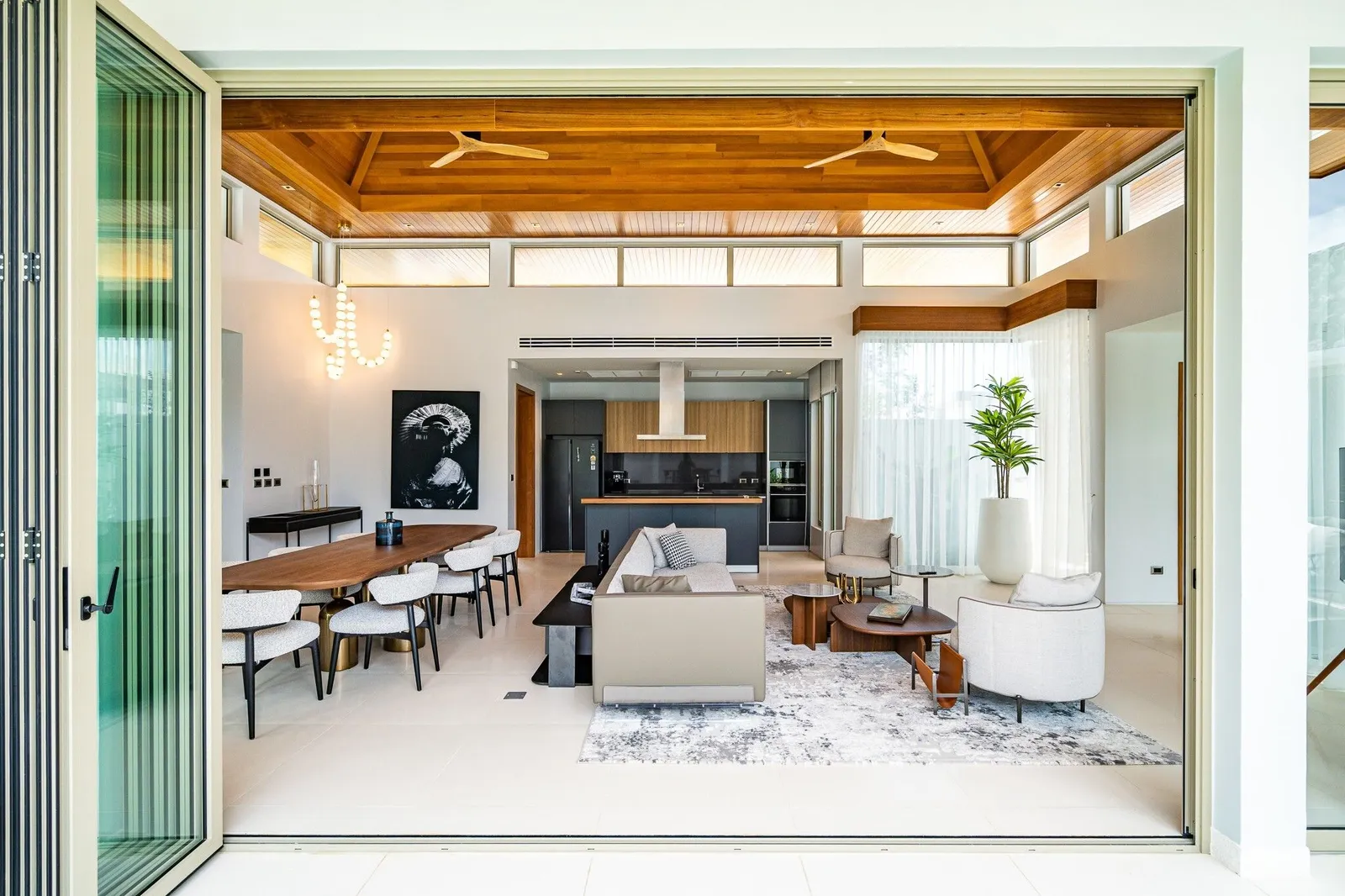 Elegant 3-Bedroom Luxury Villa with Pool in Botanica Prestige, Layan — Thumbnail 3