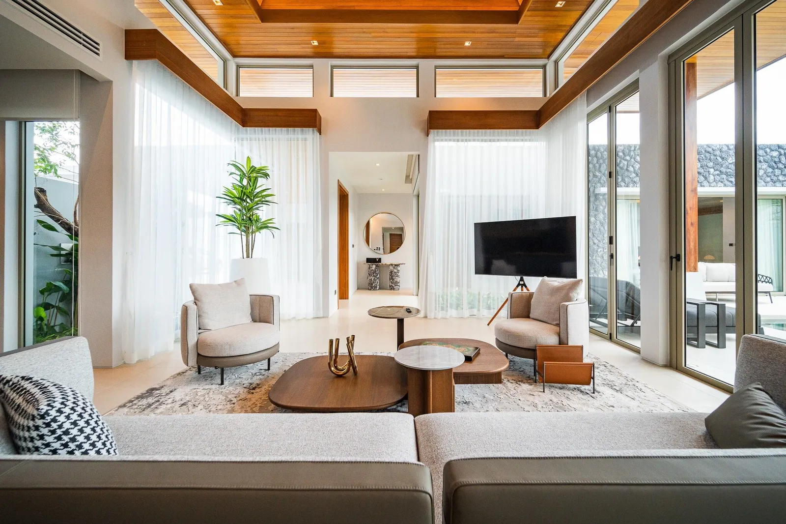 Elegant 3-Bedroom Luxury Villa with Pool in Botanica Prestige, Layan — Thumbnail 5