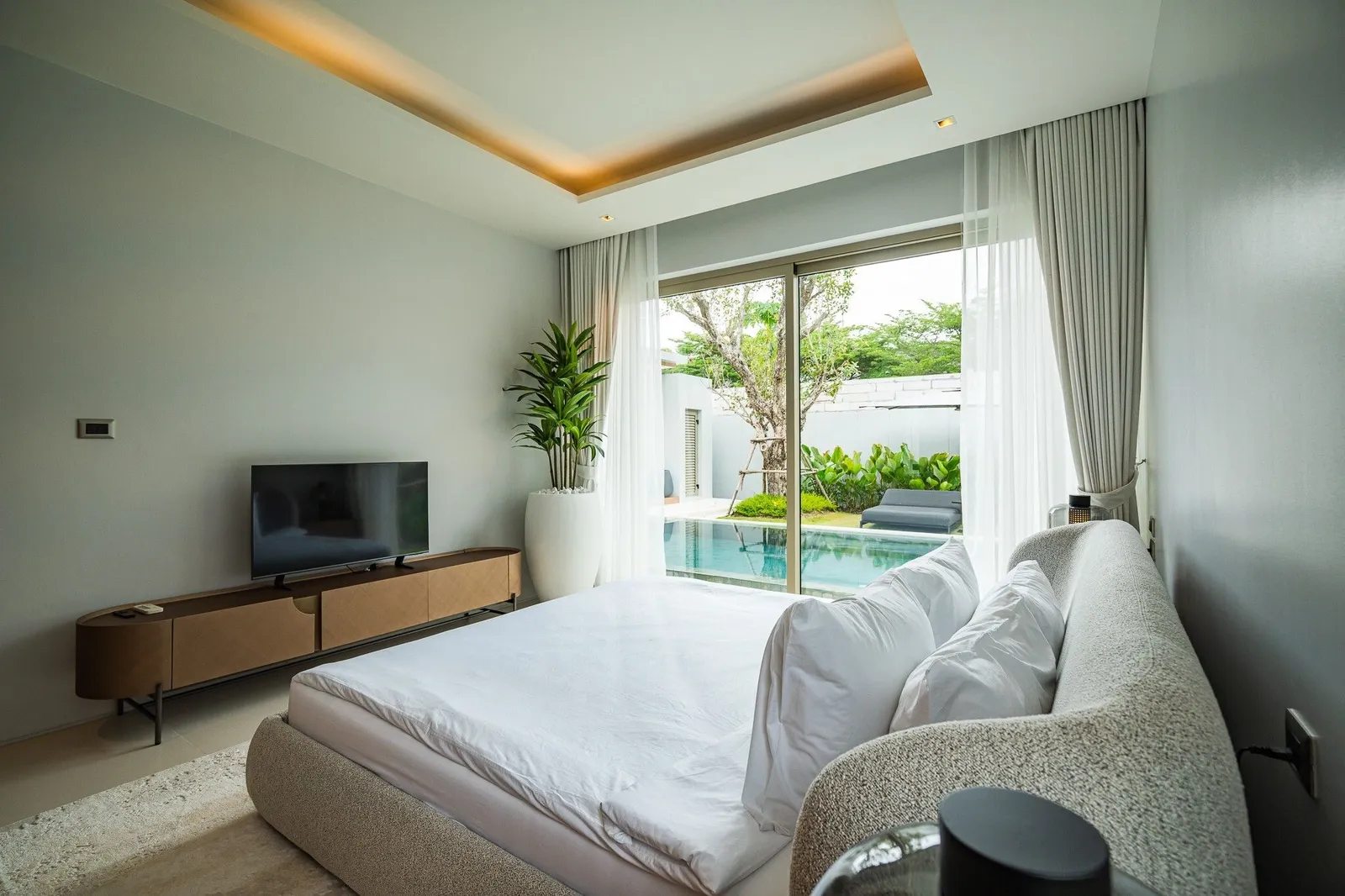 Elegant 3-Bedroom Luxury Villa with Pool in Botanica Prestige, Layan — Thumbnail 15