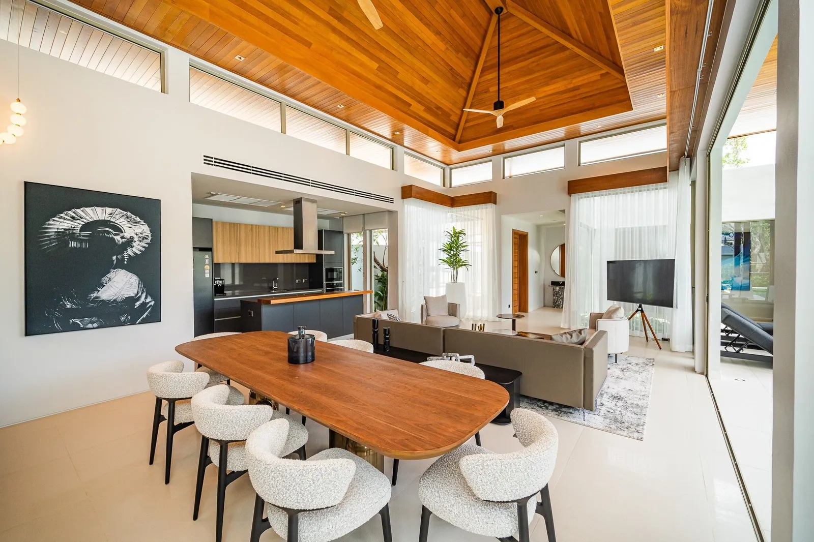 Elegant 3-Bedroom Luxury Villa with Pool in Botanica Prestige, Layan — Thumbnail 16