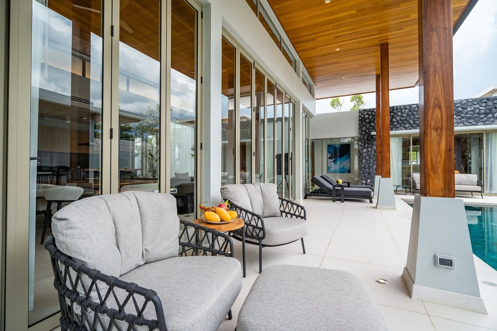 Elegant 3-Bedroom Luxury Villa with Pool in Botanica Prestige, Layan — Thumbnail 18