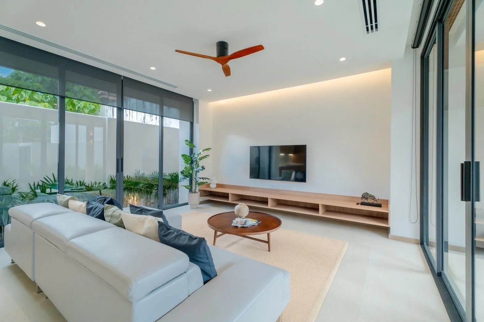 Luxurious Asian Fusion Villa for Sale in Nai Harn, Rawai, Phuket | SD04072551 — Thumbnail 7