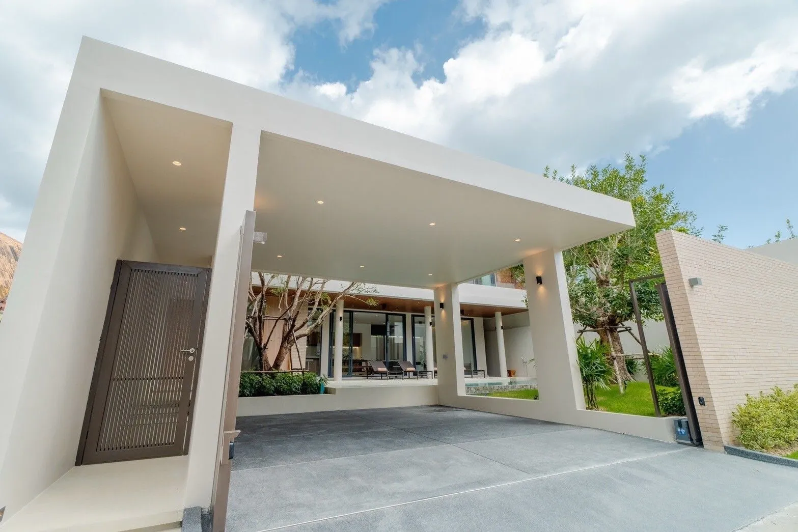 Luxurious Asian Fusion Villa for Sale in Nai Harn, Rawai, Phuket | SD04072551 — Thumbnail 12