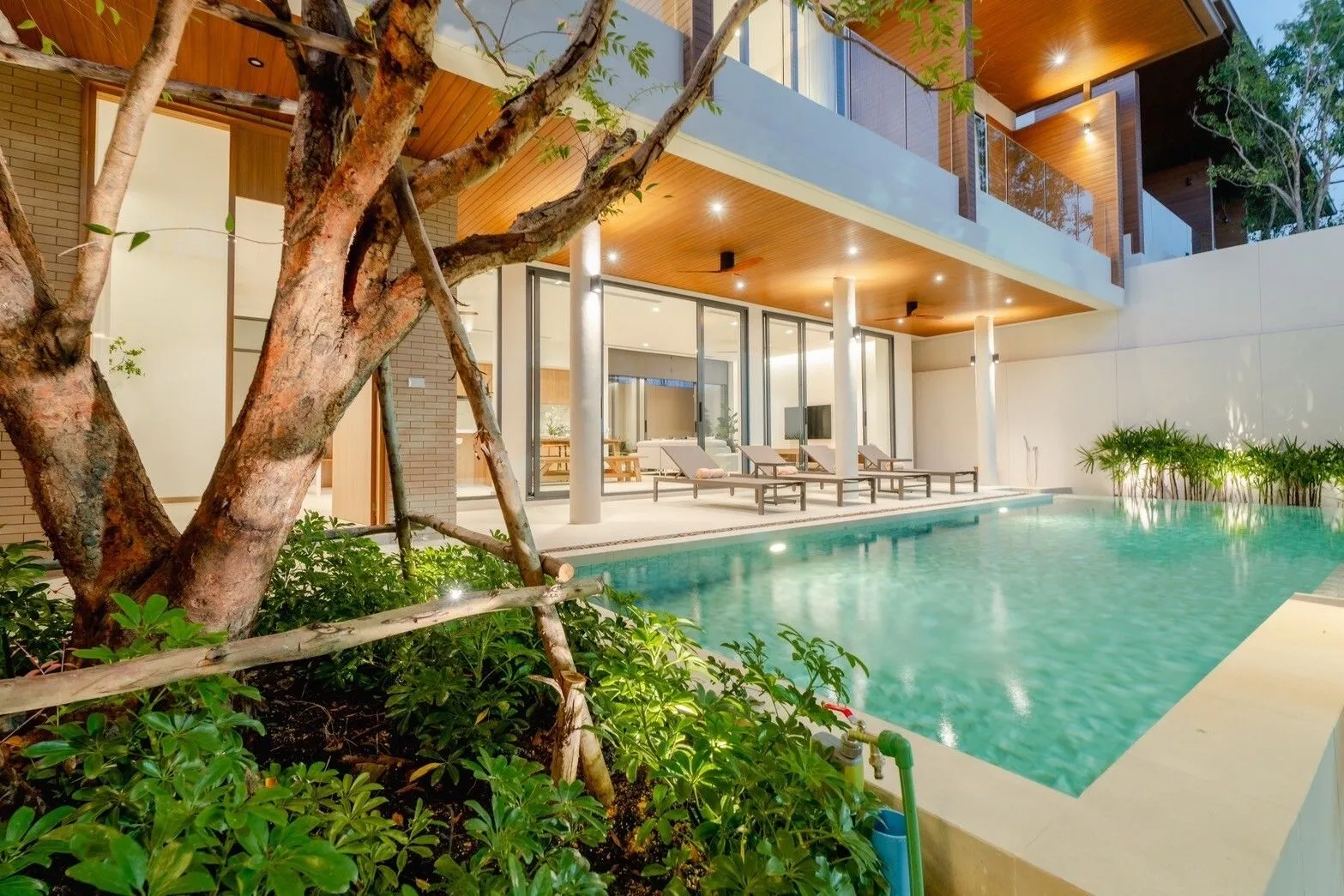 Luxurious Asian Fusion Villa for Sale in Nai Harn, Rawai, Phuket | SD04072551 — Thumbnail 20
