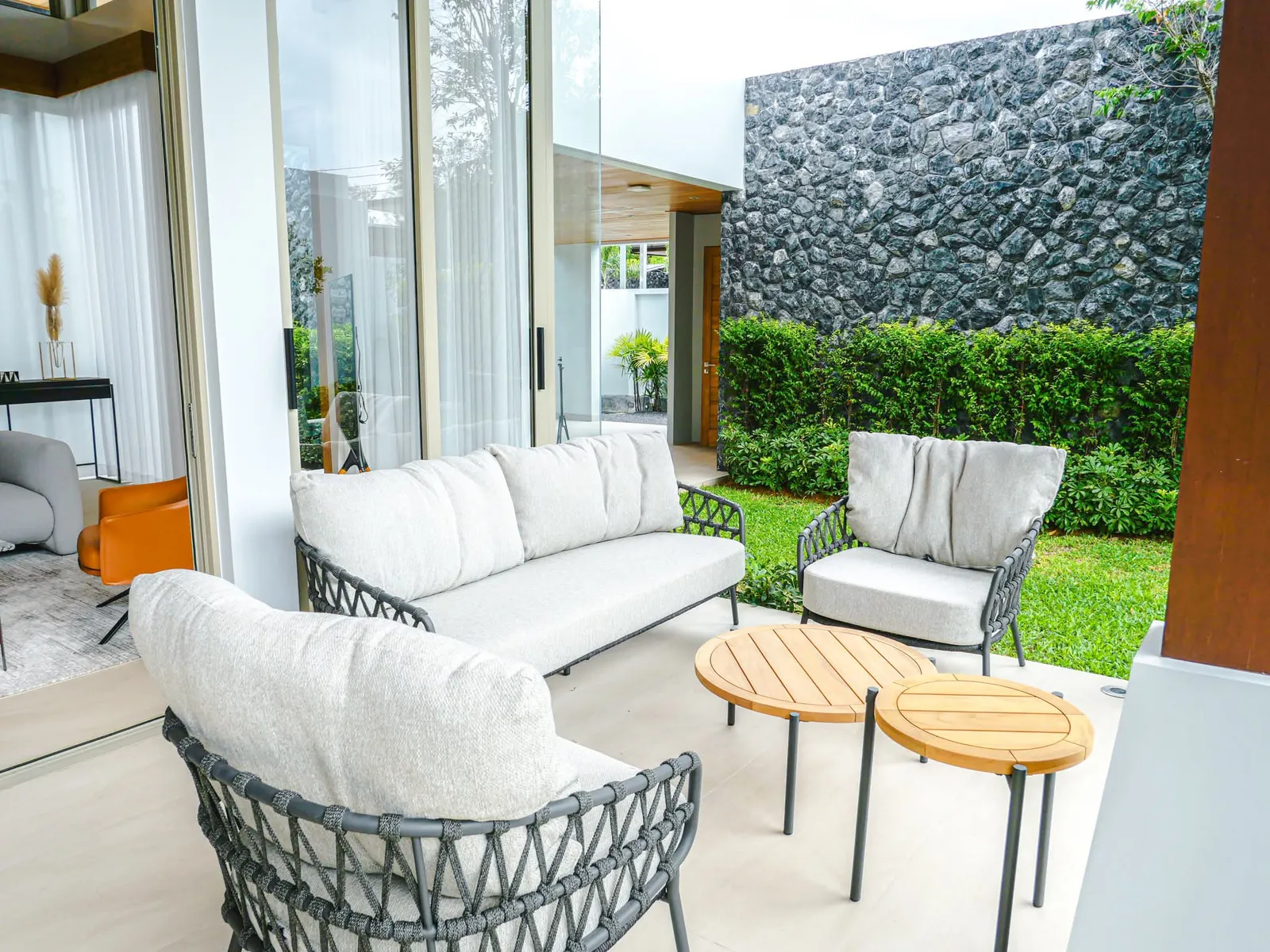 Modern 4-Bedroom Corner Villa with Pool in Botanica Foresta, Phuket | BC06072502 — Thumbnail 8