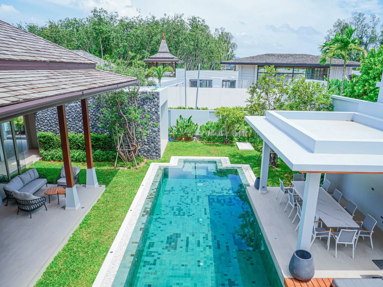 Modern 4-Bedroom Corner Villa with Pool in Botanica Foresta, Phuket | BC06072502 — Thumbnail 16